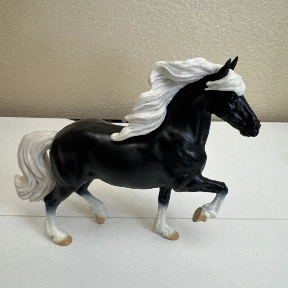 Breyer® Paddock Pals toy horse figure (8 x 7 Inch) - 